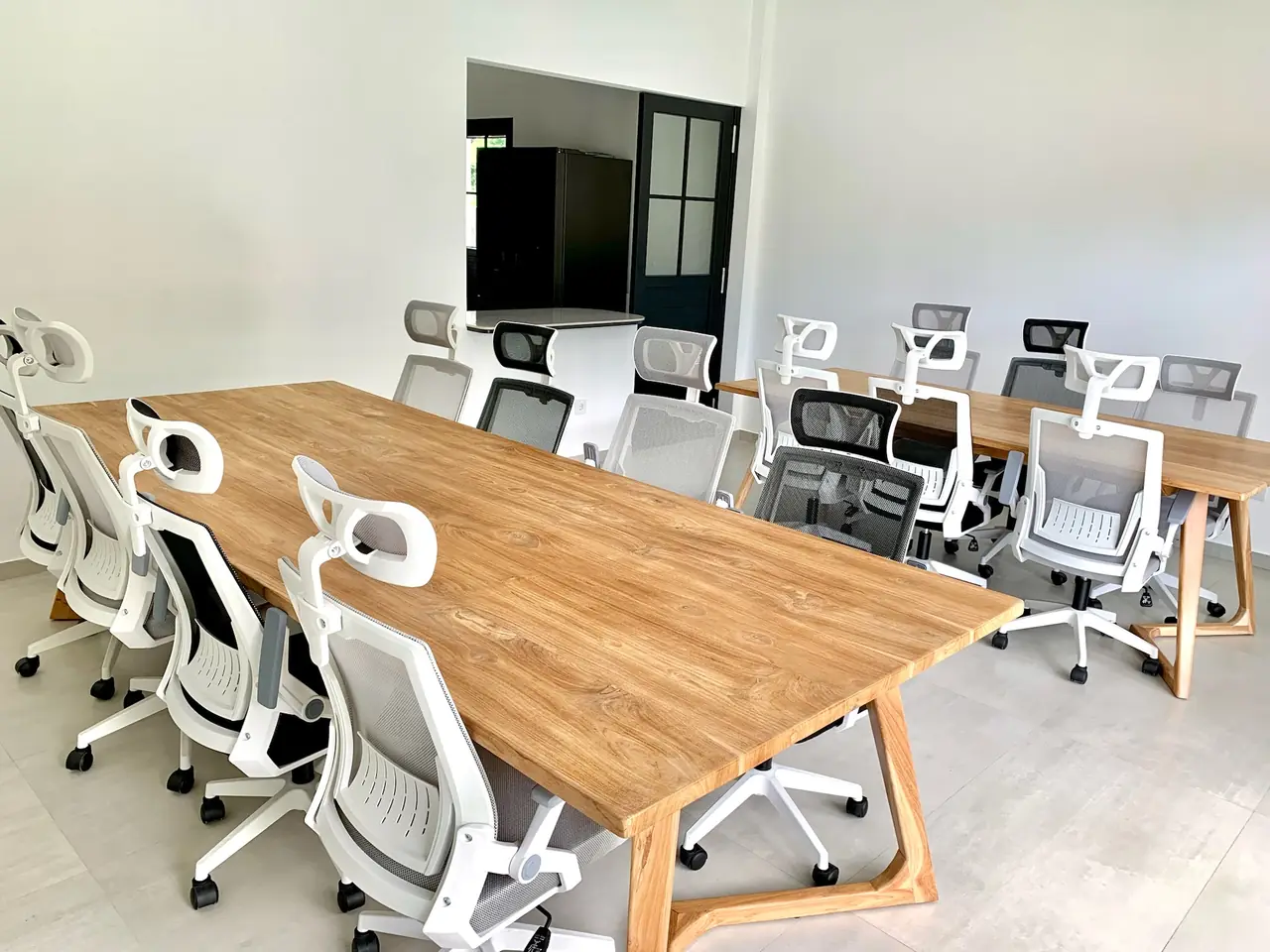 Large meeting room with ergonomic chairs